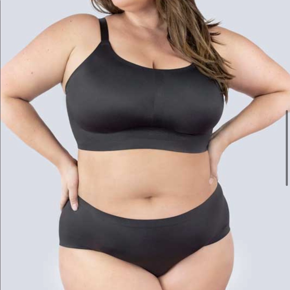 Eby black bralette